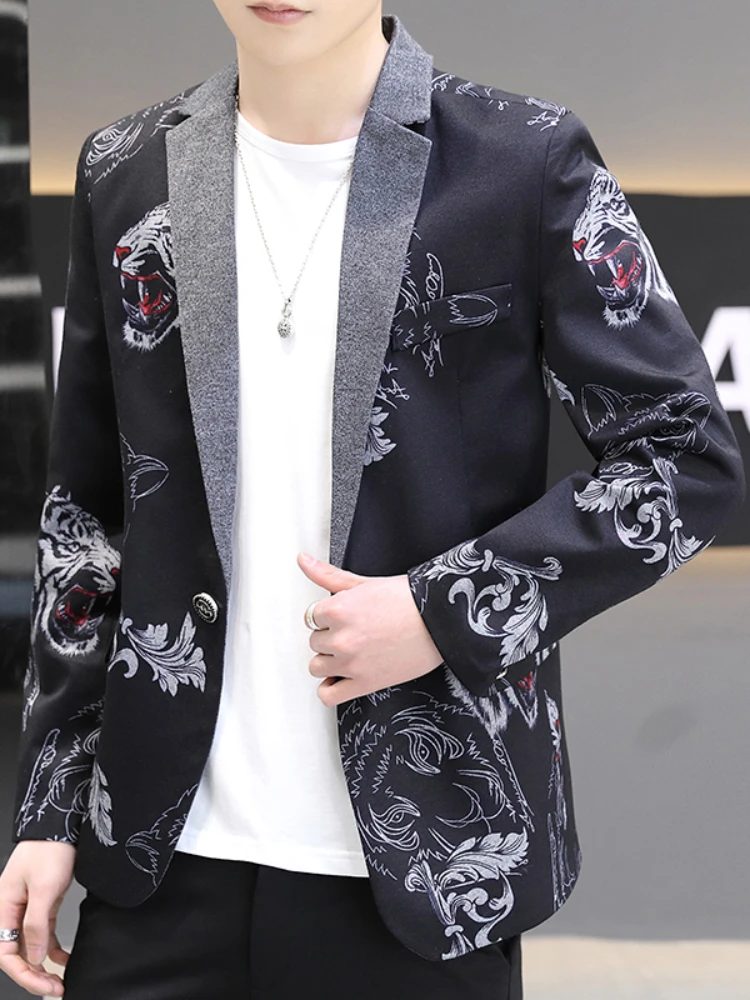 2022 New Suit Jacket Fashion Print Men Blazer Single-breasted Slim Fit Casual Blazer Homme Coat Hip Hop Singer Blazer Plus Size
2022 New Suit Jacket Fashion Print Men Blazer Single-breasted Slim Fit Casual Blazer Homme Coat Hip Hop Singer Blazer Plus Size