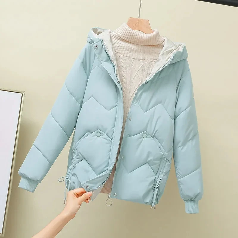 Down Cotton Jacket Women Autumn Winter 2023 New Large Size Hooded Short Cotton Coat Fashion Casual Loose Thick Parkas Womens
Down Cotton Jacket Women Autumn Winter 2023 New Large Size Hooded Short Cotton Coat Fashion Casual Loose Thick Parkas Womens