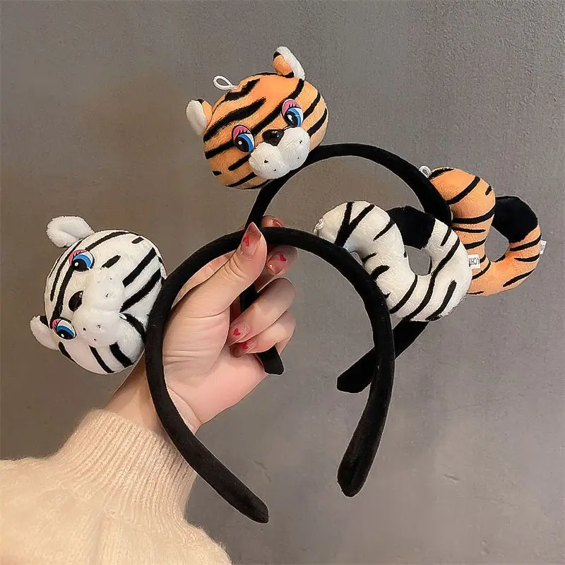 1Pc Cute Funny Tiger Plush Headband Kawaii Plush Animal Hair Hoop Female Wash Face Mask Makeup Headband Cartoon New Hair Band
1Pc Cute Funny Tiger Plush Headband Kawaii Plush Animal Hair Hoop Female Wash Face Mask Makeup Headband Cartoon New Hair Band