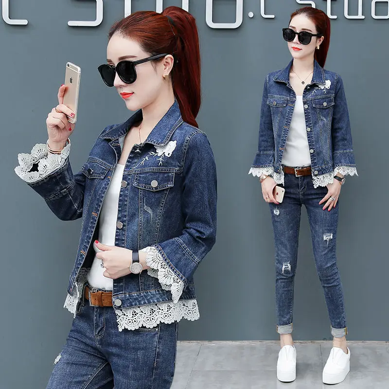 2022 Spring Autumn Slim Stitching Womens Denim Jacket Lace Cuffs Fashion Coat Thin Section White Mesh Hem Solid Wash Top Q363
2022 Spring Autumn Slim Stitching Womens Denim Jacket Lace Cuffs Fashion Coat Thin Section White Mesh Hem Solid Wash Top Q363