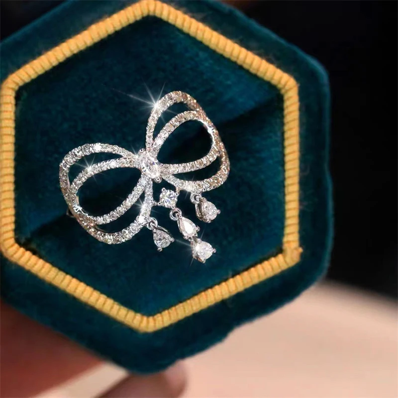 New Bowknot Tassel Shiny Zircon Women's Engagement Ring Jewelry Wedding Prom Fashion Accessories Sisters Gift Resizable
New Bowknot Tassel Shiny Zircon Women's Engagement Ring Jewelry Wedding Prom Fashion Accessories Sisters Gift Resizable