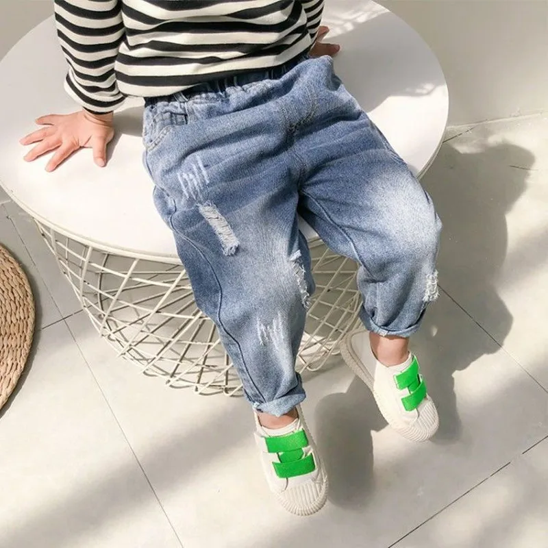 Children's Jeans Spring and Autumn Boys Ripped Jeans Baby Pants New Boys and Girls Korean Casual Pants Jeans
Children's Jeans Spring and Autumn Boys Ripped Jeans Baby Pants New Boys and Girls Korean Casual Pants Jeans