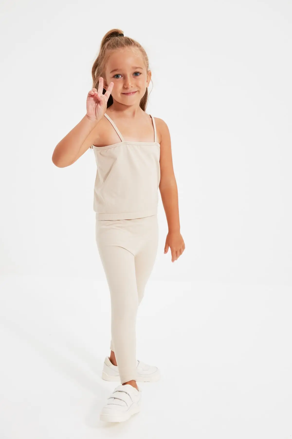 Trendyol Girl Children Knitted Sportswear Tights Undershirt Top-Bottom Suit TKDAW22AU0161
Trendyol Girl Children Knitted Sportswear Tights Undershirt Top-Bottom Suit TKDAW22AU0161