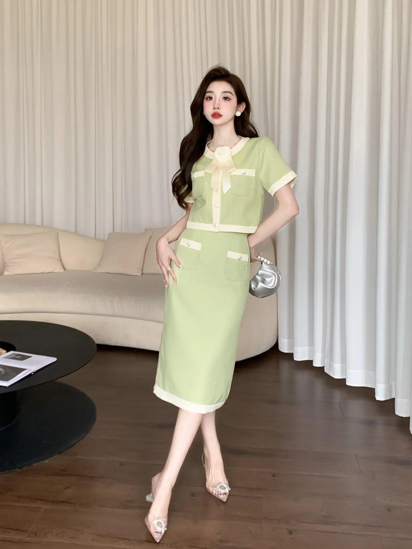 2023 spring and summer women's clothing fashion new Contrast Color Top Mid-Length Dress Set 0526
2023 spring and summer women's clothing fashion new Contrast Color Top Mid-Length Dress Set 0526