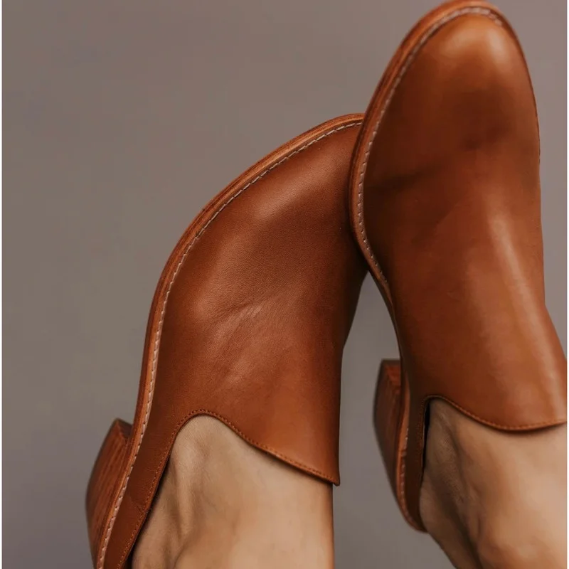 New 2022 Summer Pu Leather Women Muller Shoes Chunky Heels Round Toe Slippers Casual Daily Office Shoes
New 2022 Summer Pu Leather Women Muller Shoes Chunky Heels Round Toe Slippers Casual Daily Office Shoes