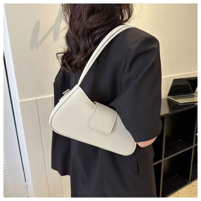Pu Ladies Leather Crossbody Bag Women Black Underarm Bag Retro Solid Color Handbag Fashion Shoulder Bags Bolsas Para Mujeres 
Pu Ladies Leather Crossbody Bag Women Black Underarm Bag Retro Solid Color Handbag Fashion Shoulder Bags Bolsas Para Mujeres