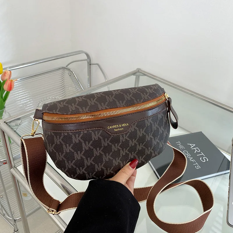 Printed Letter Plaid Pattern Fanny Packs for Women Fashionable Chain Waist Bag Female Waist Pack Ladies Wide Strap Crossbody Bag
Printed Letter Plaid Pattern Fanny Packs for Women Fashionable Chain Waist Bag Female Waist Pack Ladies Wide Strap Crossbody Bag