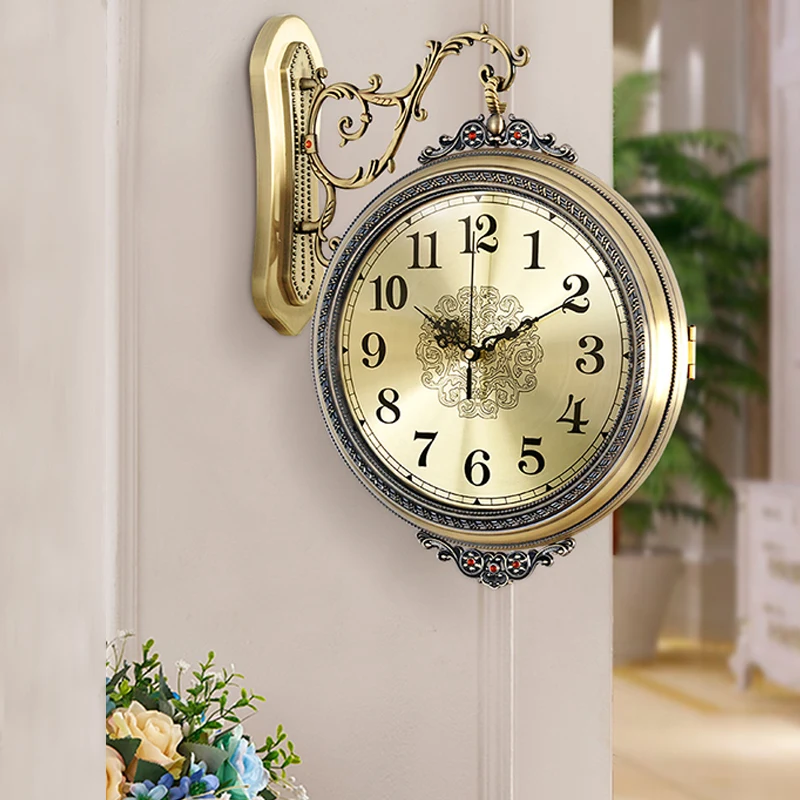 Metal Quartz Wall Clock Hands American Funky Double Sided Wall Clock Round Battery Orologio Da Parete Living Room Decor OC50GZ
Metal Quartz Wall Clock Hands American Funky Double Sided Wall Clock Round Battery Orologio Da Parete Living Room Decor OC50GZ