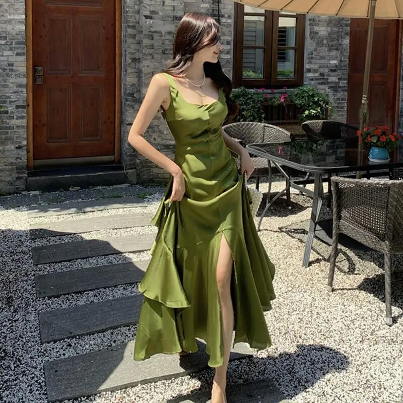 2022 New Summer Women's Sling Dress Green Sexy Backless Long Mermaid Tail Ruffle A-line Skirt Fashion Elegant Ladies Clothes
2022 New Summer Women's Sling Dress Green Sexy Backless Long Mermaid Tail Ruffle A-line Skirt Fashion Elegant Ladies Clothes