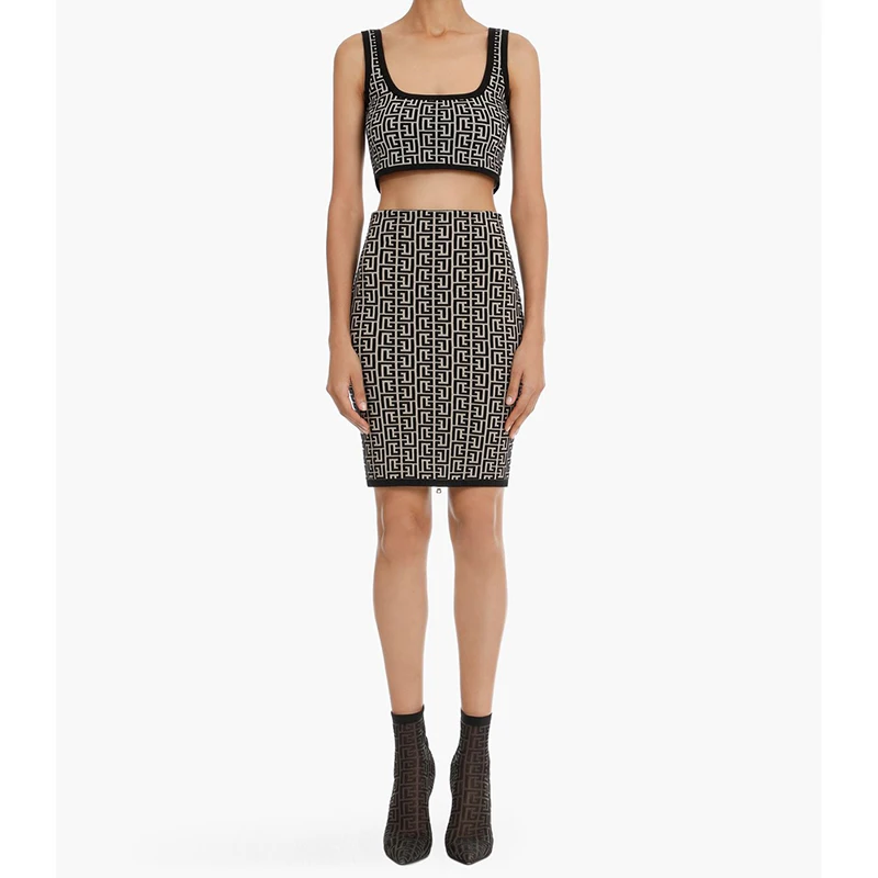 2022 New Fashion Bandage Trendy Geometric Jacquard 2 Pieces Suit Square Collar Celebrity Party Club Bandage Crop Tops Skirt Set
2022 New Fashion Bandage Trendy Geometric Jacquard 2 Pieces Suit Square Collar Celebrity Party Club Bandage Crop Tops Skirt Set