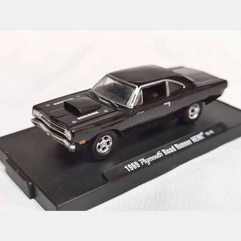 Diecast Alloy 1:64 Plymouth Road Runner HEMI Car Model Limited Edition Adult Collection Gift Display Souvenir Boy Toy
Diecast Alloy 1:64 Plymouth Road Runner HEMI Car Model Limited Edition Adult Collection Gift Display Souvenir Boy Toy
