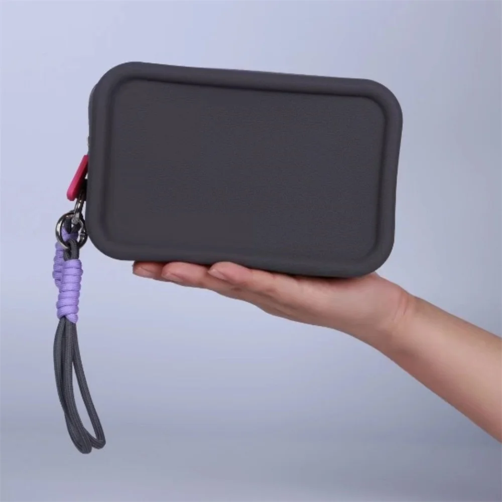 Водонепроницаемая силиконовая косметичка
Водонепроницаемая силиконовая косметичка