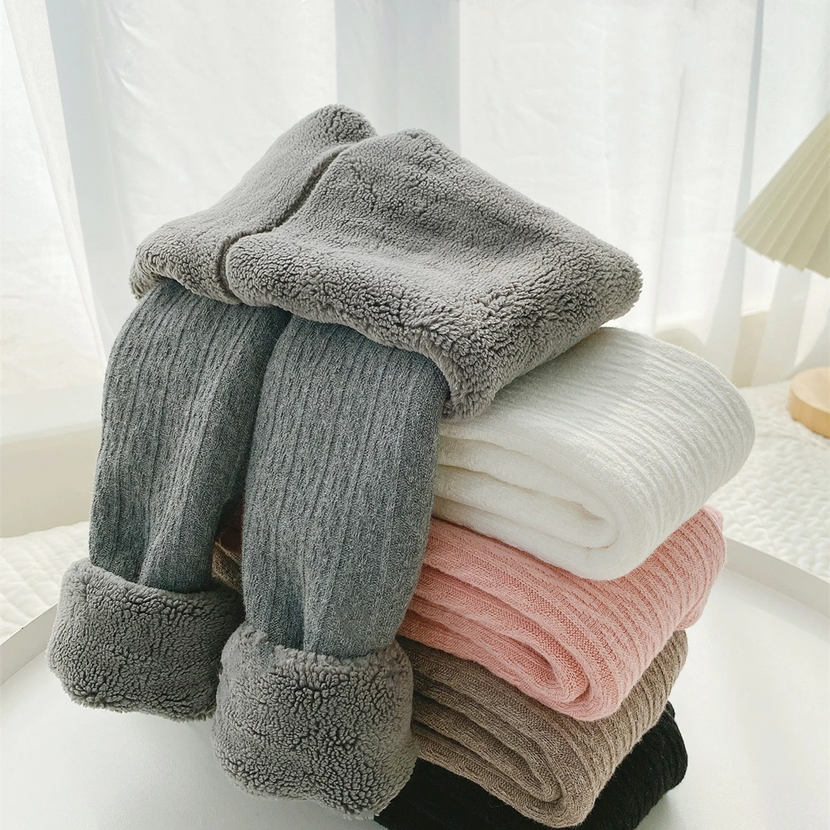 Winter Warm Trousers Thicken Stockings Girls Leggings Kids Pants Lamb Wool Pantyhose Children Clothes Cotton Leggings for Girls
Winter Warm Trousers Thicken Stockings Girls Leggings Kids Pants Lamb Wool Pantyhose Children Clothes Cotton Leggings for Girls
