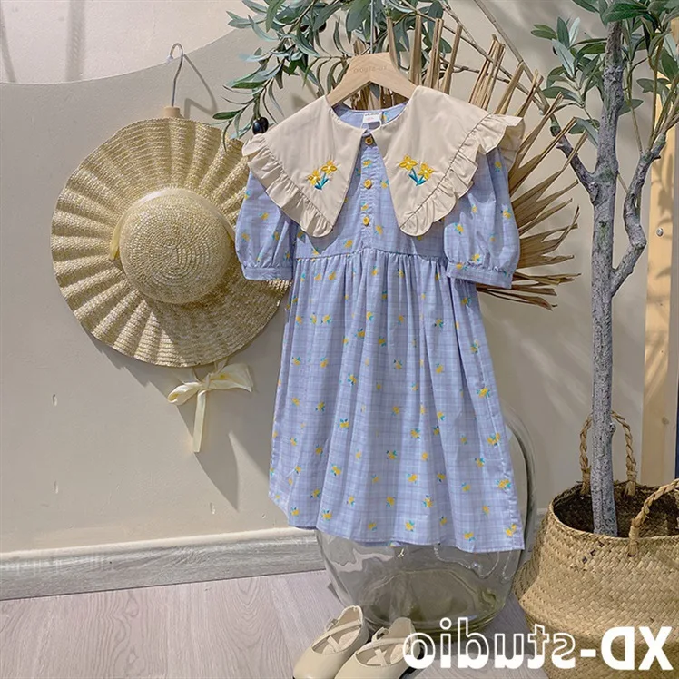 2022 summer new girl's delicate embroidery small flower crumpled large lapel floral cotton skirt
2022 summer new girl's delicate embroidery small flower crumpled large lapel floral cotton skirt