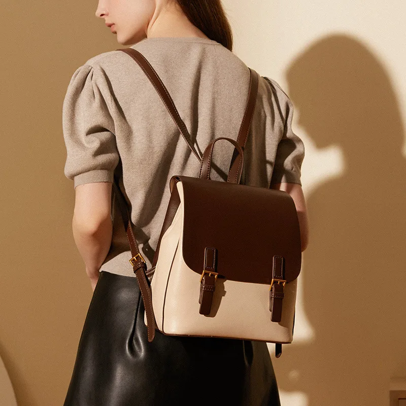 2023 New Spring and Autumn Female College Student Simple Backpack with Large Capacity
2023 New Spring and Autumn Female College Student Simple Backpack with Large Capacity