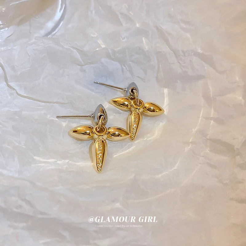 Minar Minimalist Gold Silver Color Metallic Cross Earring for Women Contrast Color Alloy Geometrical Statement Dangle Earrings
Minar Minimalist Gold Silver Color Metallic Cross Earring for Women Contrast Color Alloy Geometrical Statement Dangle Earrings