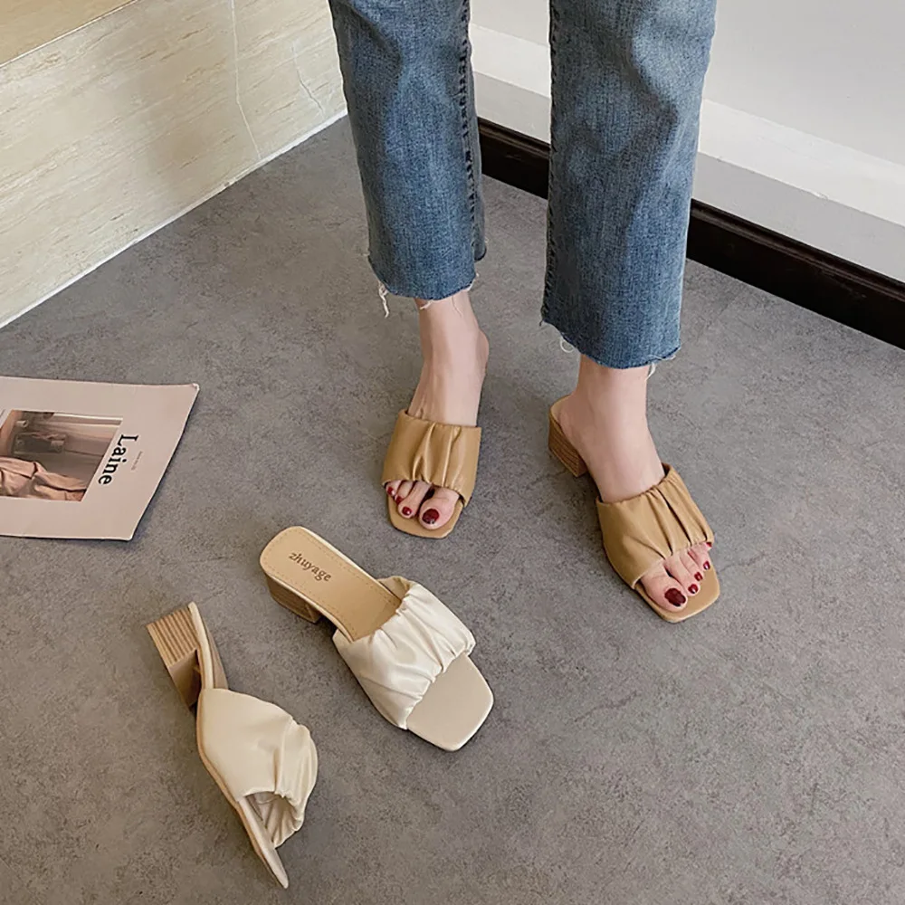 Summer sandals and slippers women wear new summer fashion with thick heels and fairy wind lady fashion women shoes
Summer sandals and slippers women wear new summer fashion with thick heels and fairy wind lady fashion women shoes