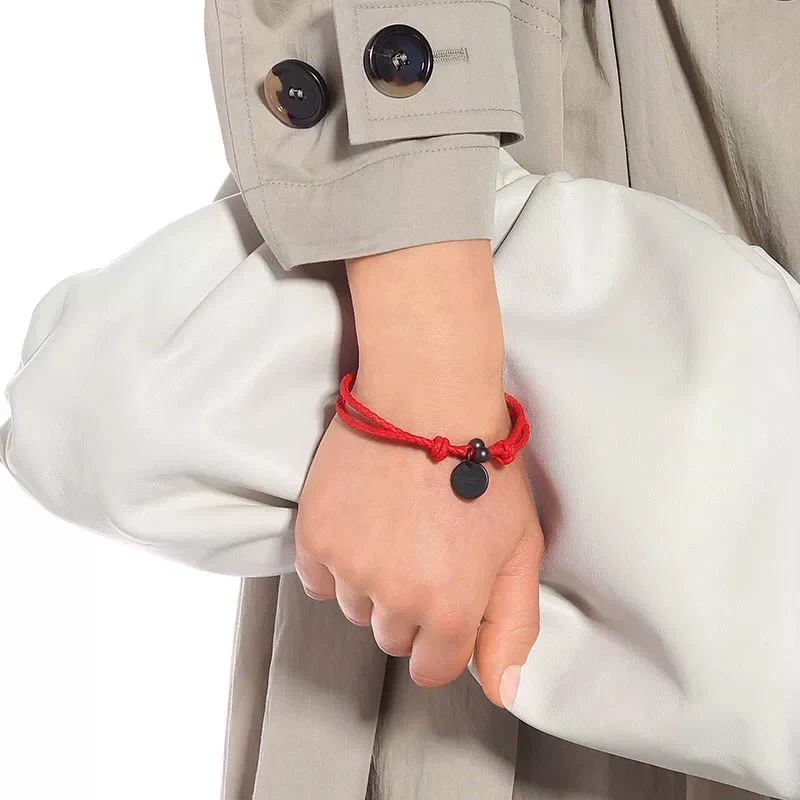 101235 102518 Quality Luxury Designer Brand Fashion Classic New Sheepskin Hand Rope Simple Versatile Men Women Bracelet
101235 102518 Quality Luxury Designer Brand Fashion Classic New Sheepskin Hand Rope Simple Versatile Men Women Bracelet