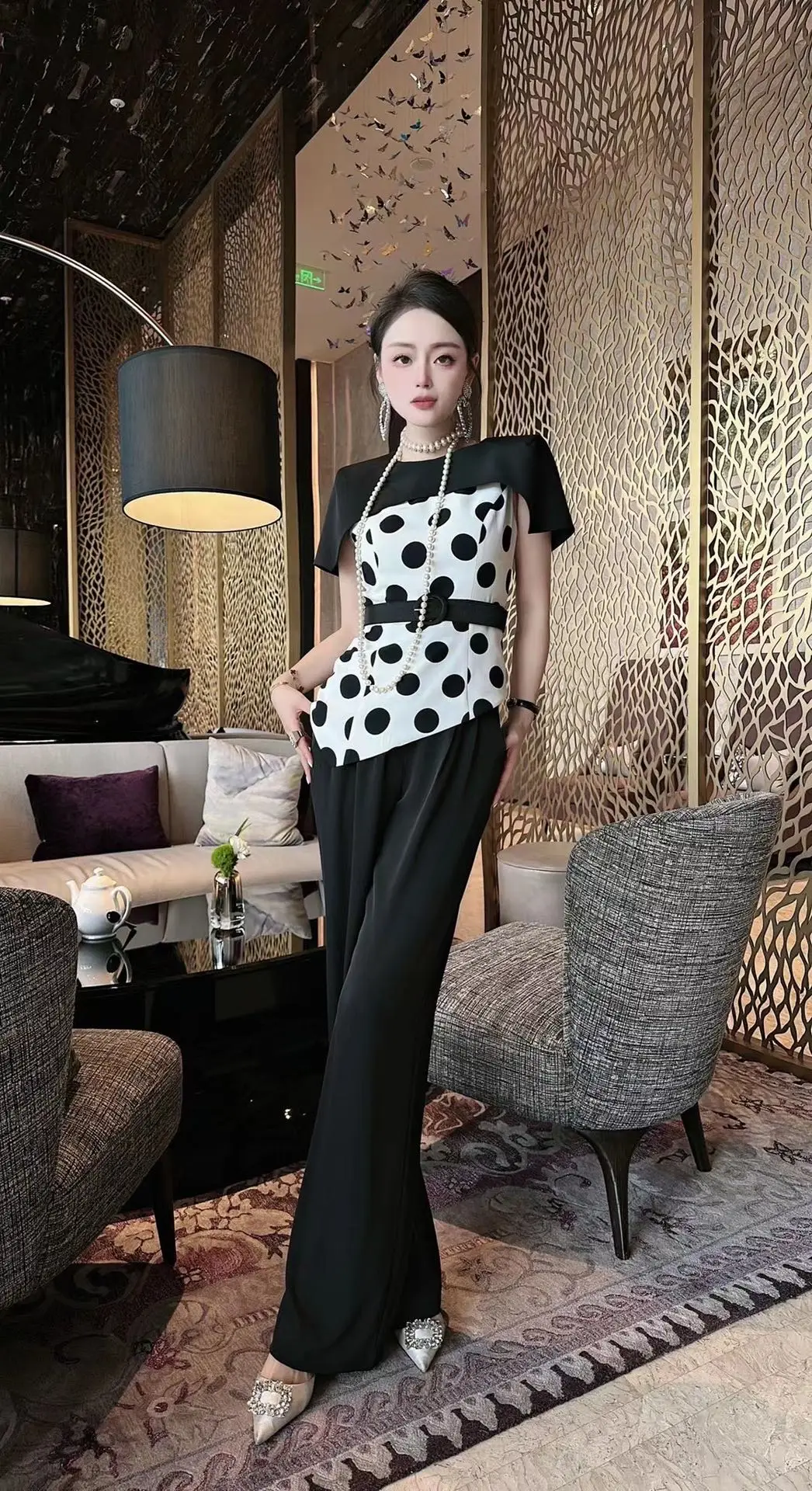 2023 spring and summer women's clothing fashion new Cloak Tops Wide Leg Trousers 0526
2023 spring and summer women's clothing fashion new Cloak Tops Wide Leg Trousers 0526