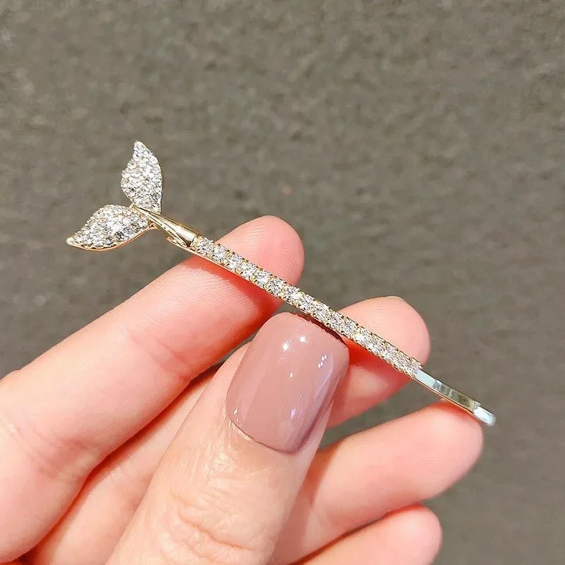 Fish Tail Bangs Side Clip Women Girls Korean Bangs Hairpins Top Clip Mermaid Dolphin Hairpin Headdress One Word Clip Wholesale
Fish Tail Bangs Side Clip Women Girls Korean Bangs Hairpins Top Clip Mermaid Dolphin Hairpin Headdress One Word Clip Wholesale