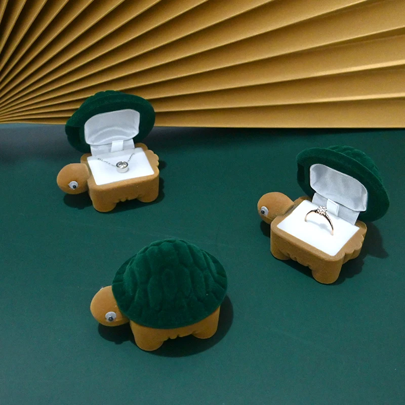 1 Piece Cute Turtle Velvet Jewelry Box Ring Gift Box Holder Wedding Engagement Box Earrings Necklace Bracelet Display
1 Piece Cute Turtle Velvet Jewelry Box Ring Gift Box Holder Wedding Engagement Box Earrings Necklace Bracelet Display