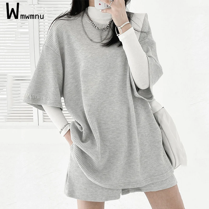 Summer Two Piece Set Streetwear Baggy Women's Suit Casual Solid O-neck Pullover Short Sleeve T-shirt+Chic Short Pants Tracksuit
Summer Two Piece Set Streetwear Baggy Women's Suit Casual Solid O-neck Pullover Short Sleeve T-shirt+Chic Short Pants Tracksuit