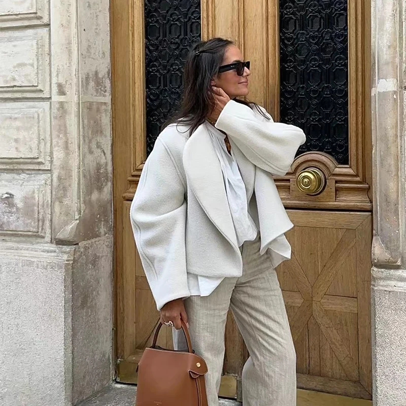 Women'S White V-Neck Long Sleeve Cardigan Wool Cardigan Short Jacket Winter Loose Casual Autumn Solid Colour
Women'S White V-Neck Long Sleeve Cardigan Wool Cardigan Short Jacket Winter Loose Casual Autumn Solid Colour
