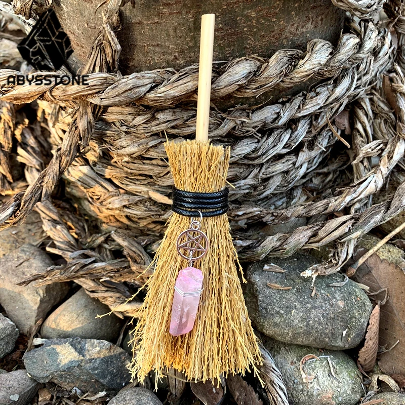 Crystal Witchcraft Straw Besom Natural Raw Stones Quartz Ore Wicca Magic Broomsticks Home Decoration Alter Divination Pendulum
Crystal Witchcraft Straw Besom Natural Raw Stones Quartz Ore Wicca Magic Broomsticks Home Decoration Alter Divination Pendulum
