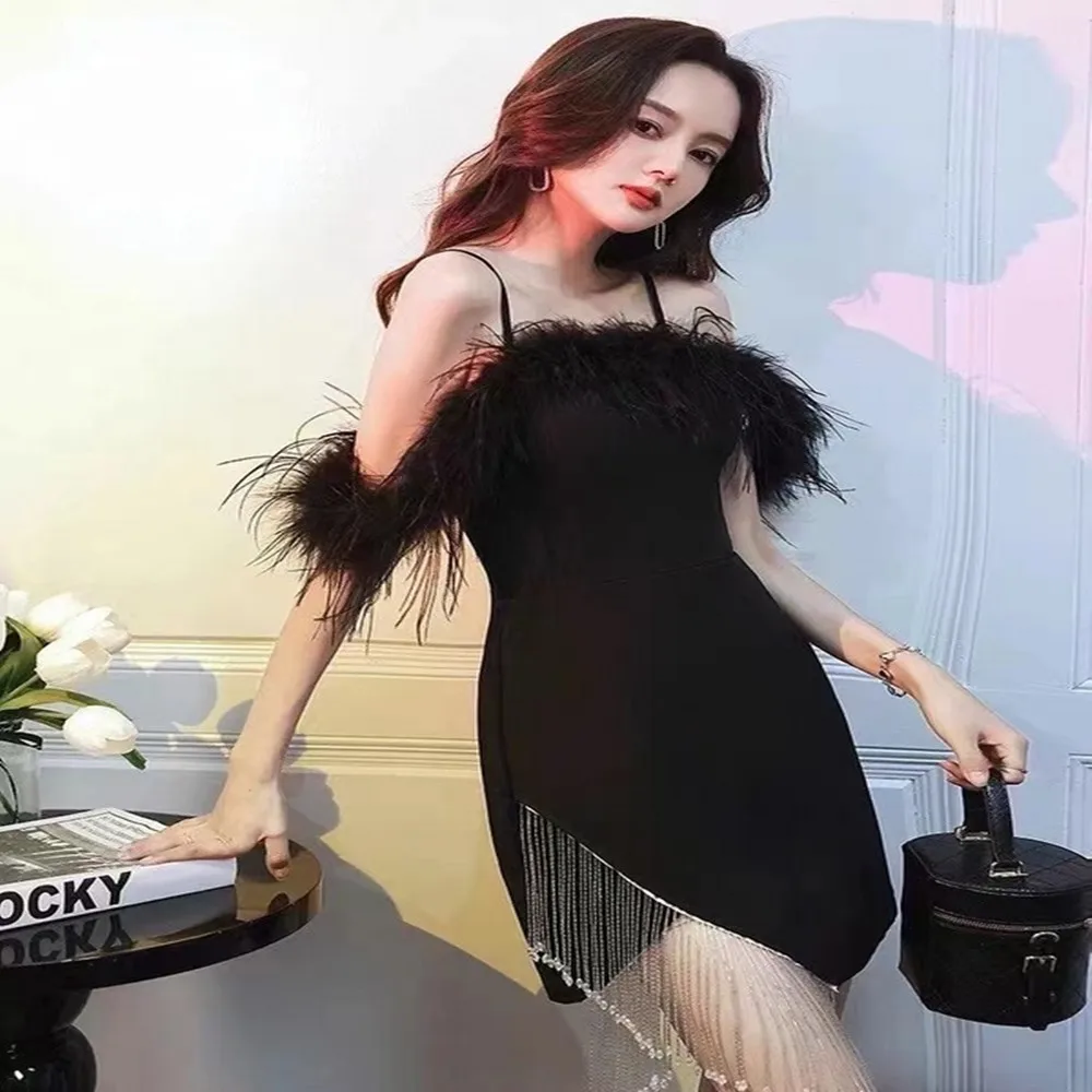 Black White Color Fashion Strap Off the Shoulder Sexy Bodycon Mini Dress Feathers Diamond Chain Dance Party Dress Hot Sale
Black White Color Fashion Strap Off the Shoulder Sexy Bodycon Mini Dress Feathers Diamond Chain Dance Party Dress Hot Sale
