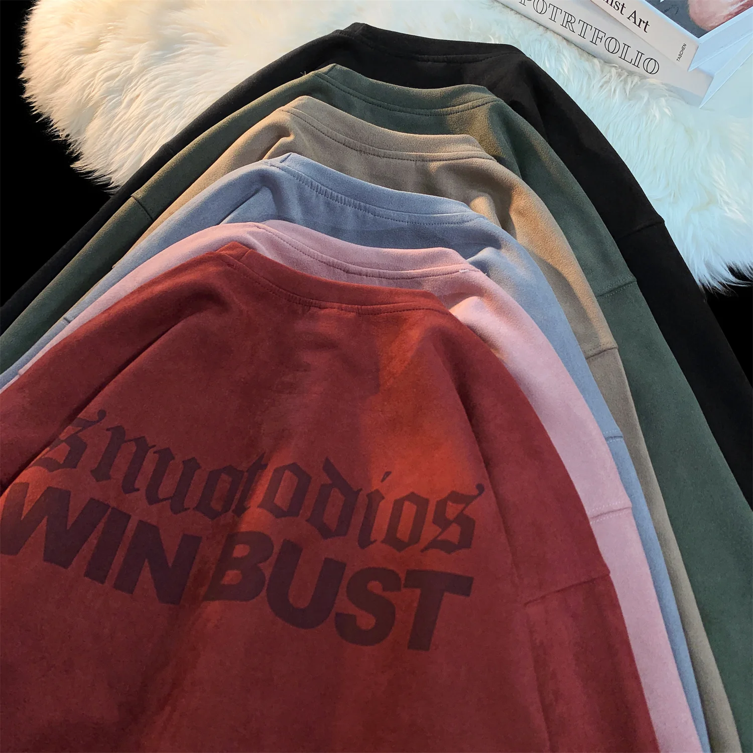 Замшевые мужские свободные топы с круглым вырезом, уличные готические стильные пуловеры большого размера с принтом, мужская повседневная рубашка в стиле хип-хоп
Замшевые мужские свободные топы с круглым вырезом, уличные готические стильные пуловеры большого размера с принтом, мужская повседневная рубашка в стиле хип-хоп