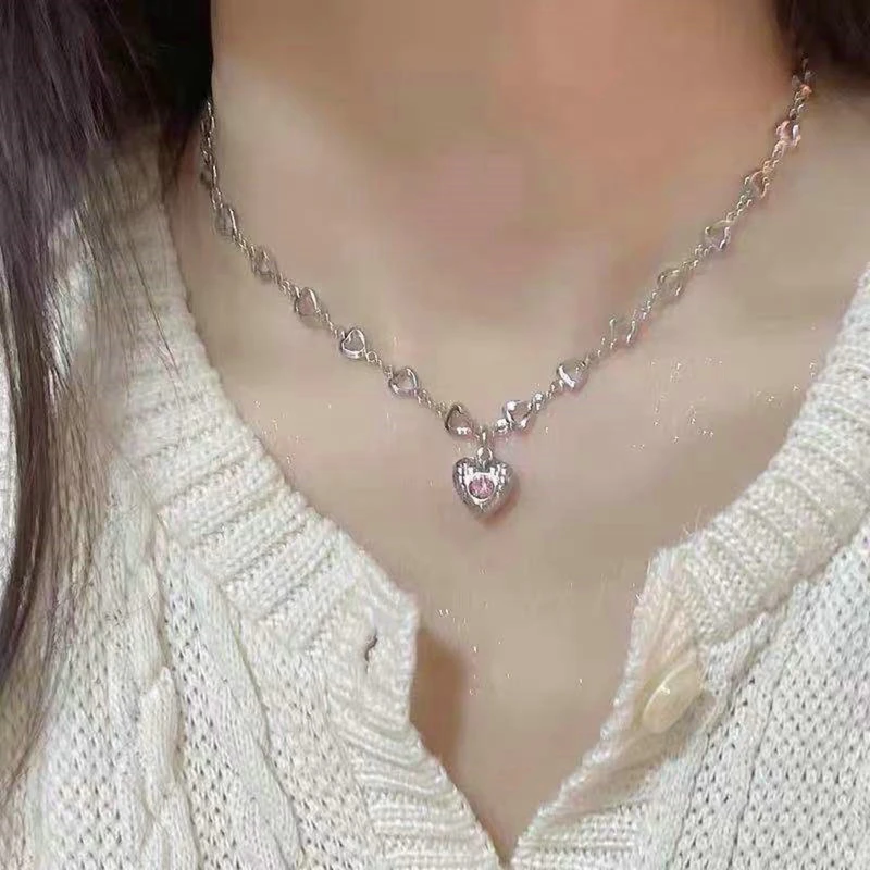Korean Fashion Peach Heart Water Drop Pendant Necklace Pink Crystal Sweet Cool Clavicle Chain Aesthetic Jewelry
Korean Fashion Peach Heart Water Drop Pendant Necklace Pink Crystal Sweet Cool Clavicle Chain Aesthetic Jewelry