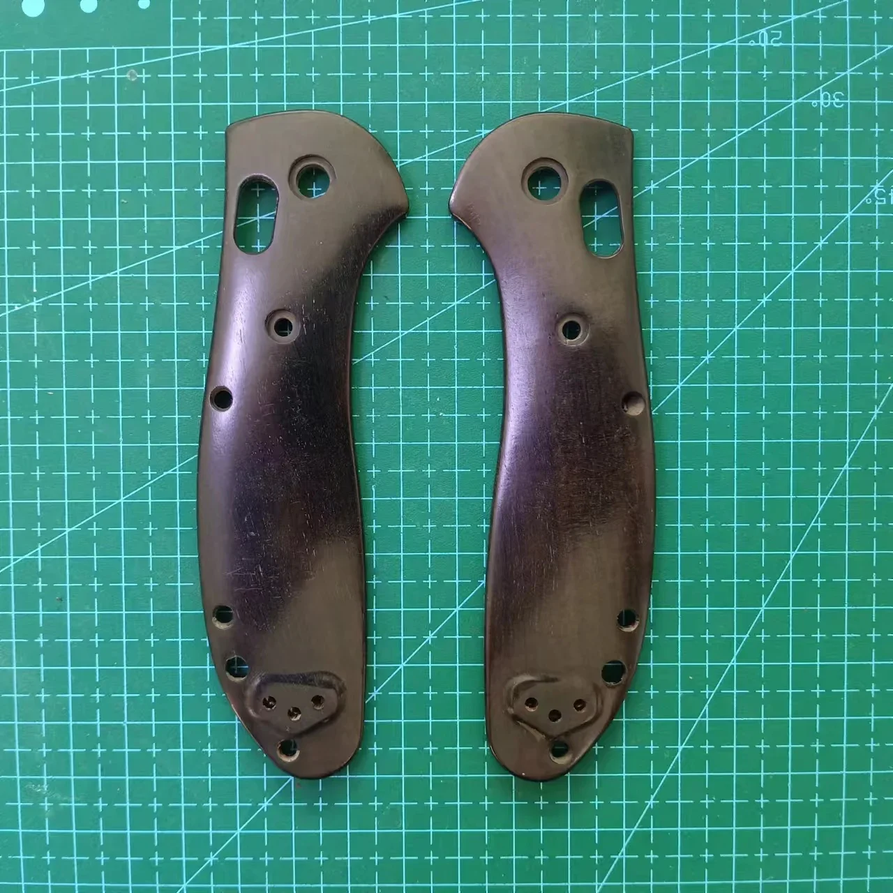 1 пара весов с ручкой из черного сандалового дерева для ножей Benchmade Griptilian 551