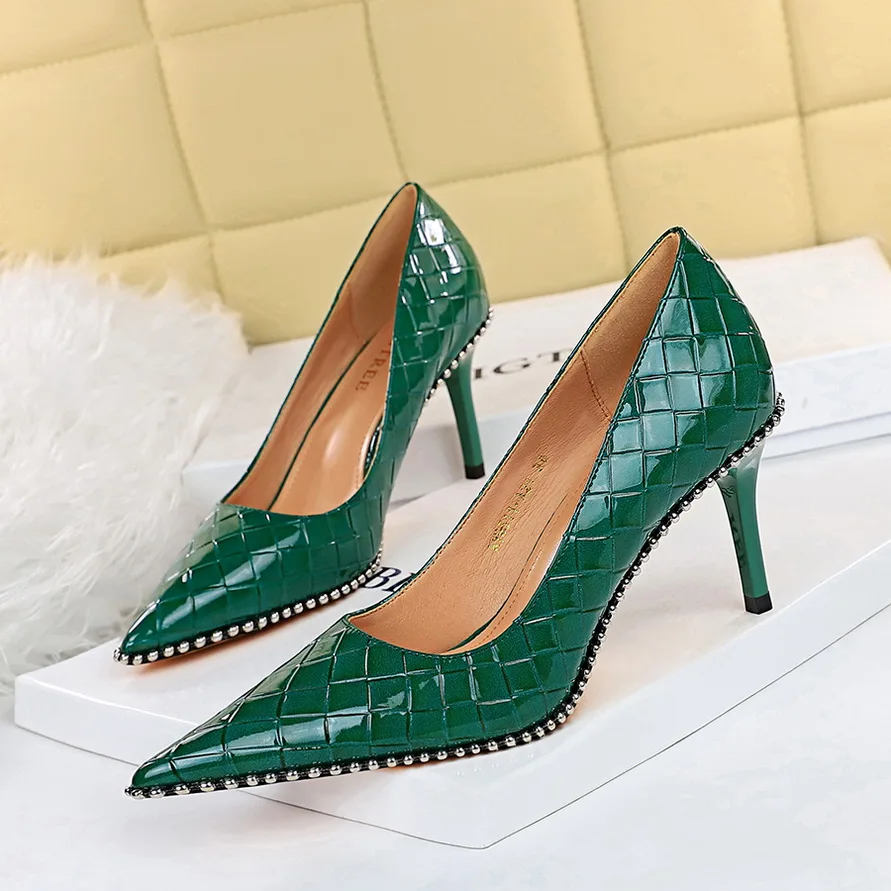

BIGTREE 2022 Women 8cm High Heels Metal Chain Rivets Pumps Lady Fetish Stiletto Low Heels Scarpins Sexy Party Nude Green Shoes