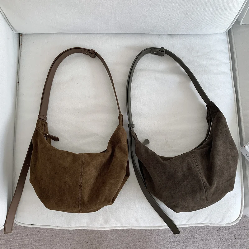 Новинка 2023, зимняя женская сумка на молнии, женская сумка из мягкой искусственной замши, женская сумка через плечо, оптовая продажа
Новинка 2023, зимняя женская сумка на молнии, женская сумка из мягкой искусственной замши, женская сумка через плечо, оптовая продажа