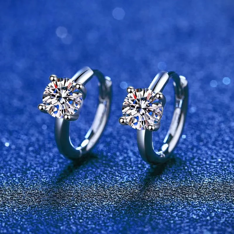 Trendy S925 Silver 0.5ct Moissanite Clip Earrings for Women Jewelry D Color VVS1 Moissanite Earrings Pass Diamond Tester Gift
Trendy S925 Silver 0.5ct Moissanite Clip Earrings for Women Jewelry D Color VVS1 Moissanite Earrings Pass Diamond Tester Gift