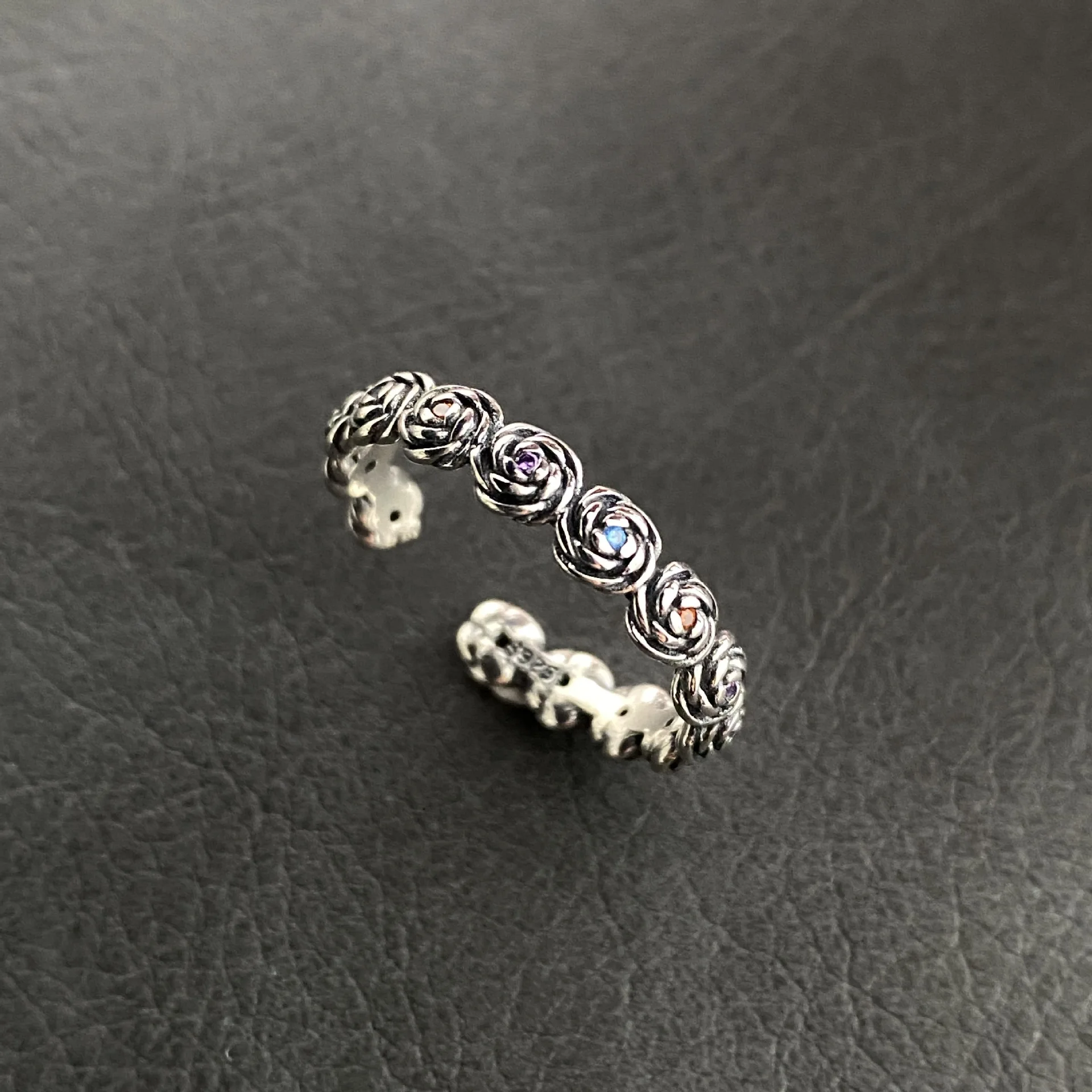 LIVVY Thai Silver Color Rose Flower Rings for Women Trendy Elegant Vintage Simple Design Zircon Birthday Party Jewelry
LIVVY Thai Silver Color Rose Flower Rings for Women Trendy Elegant Vintage Simple Design Zircon Birthday Party Jewelry