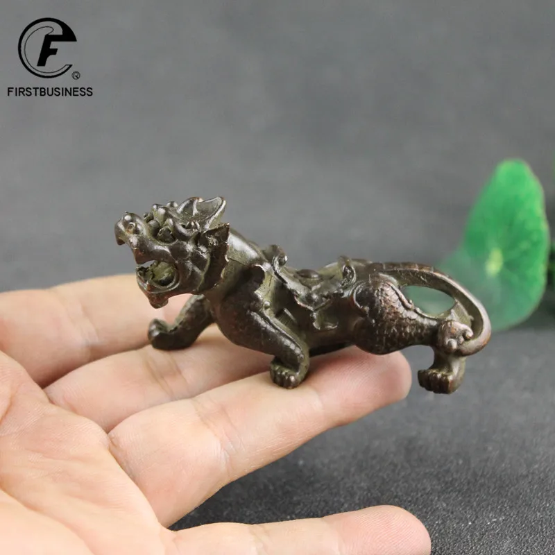 Античная Медная искусственная зверь Pixiu, миниатюрные фигурки, большие украшения, латунное Счастливое животное, настольные украшения Qi Lin
Античная Медная искусственная зверь Pixiu, миниатюрные фигурки, большие украшения, латунное Счастливое животное, настольные украшения Qi Lin