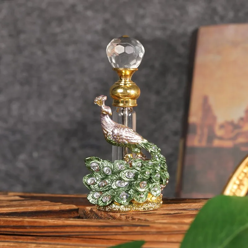 7ml Vintage Peacock Refillable Empty Perfume Essential Oil Bottle Metal Enamel Green&Gold Decor Crystal Cap Tube Dripper Gift
7ml Vintage Peacock Refillable Empty Perfume Essential Oil Bottle Metal Enamel Green&Gold Decor Crystal Cap Tube Dripper Gift