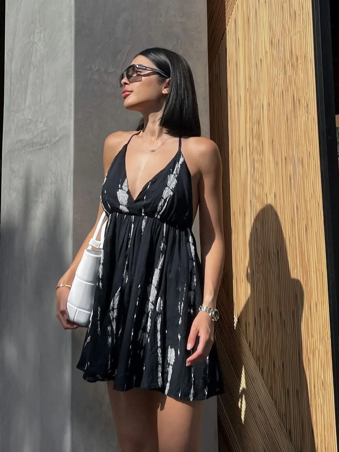 Summer Women's Black V-neck Alien Waist Design Halter Dress Sexy Fashion Chic
Summer Women's Black V-neck Alien Waist Design Halter Dress Sexy Fashion Chic