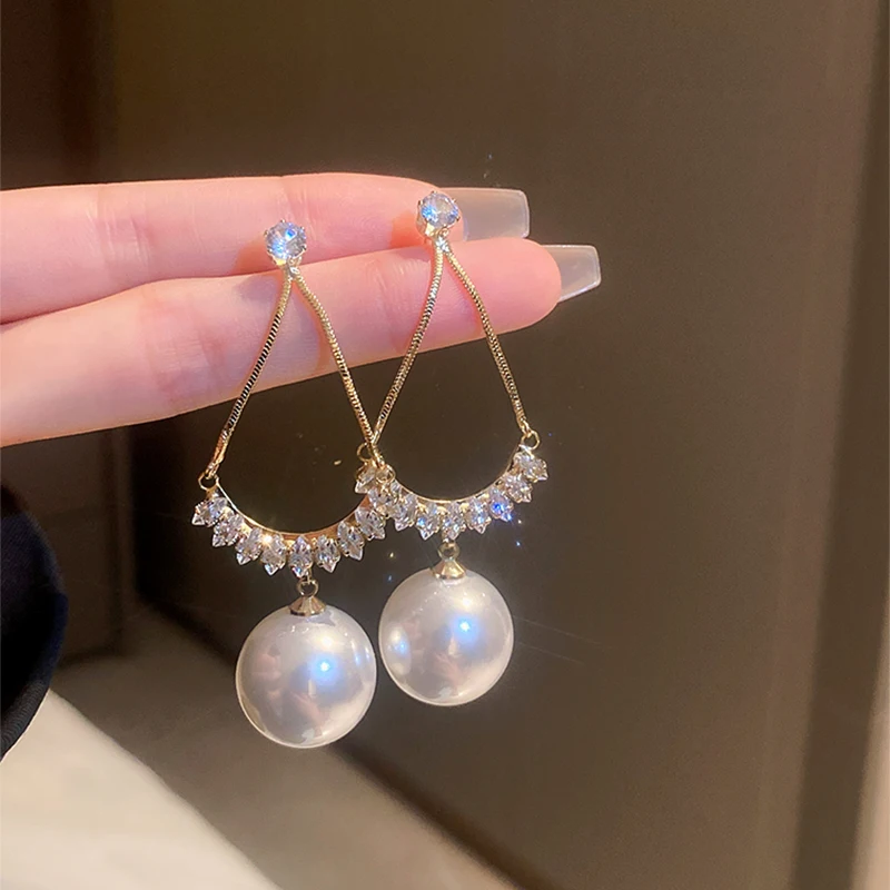 Zircon Pearl Niche Design High-end Light Luxury Earrings For Women Korean Fashion Earring Daily Birthday Party Jewelry Gifts
Zircon Pearl Niche Design High-end Light Luxury Earrings For Women Korean Fashion Earring Daily Birthday Party Jewelry Gifts