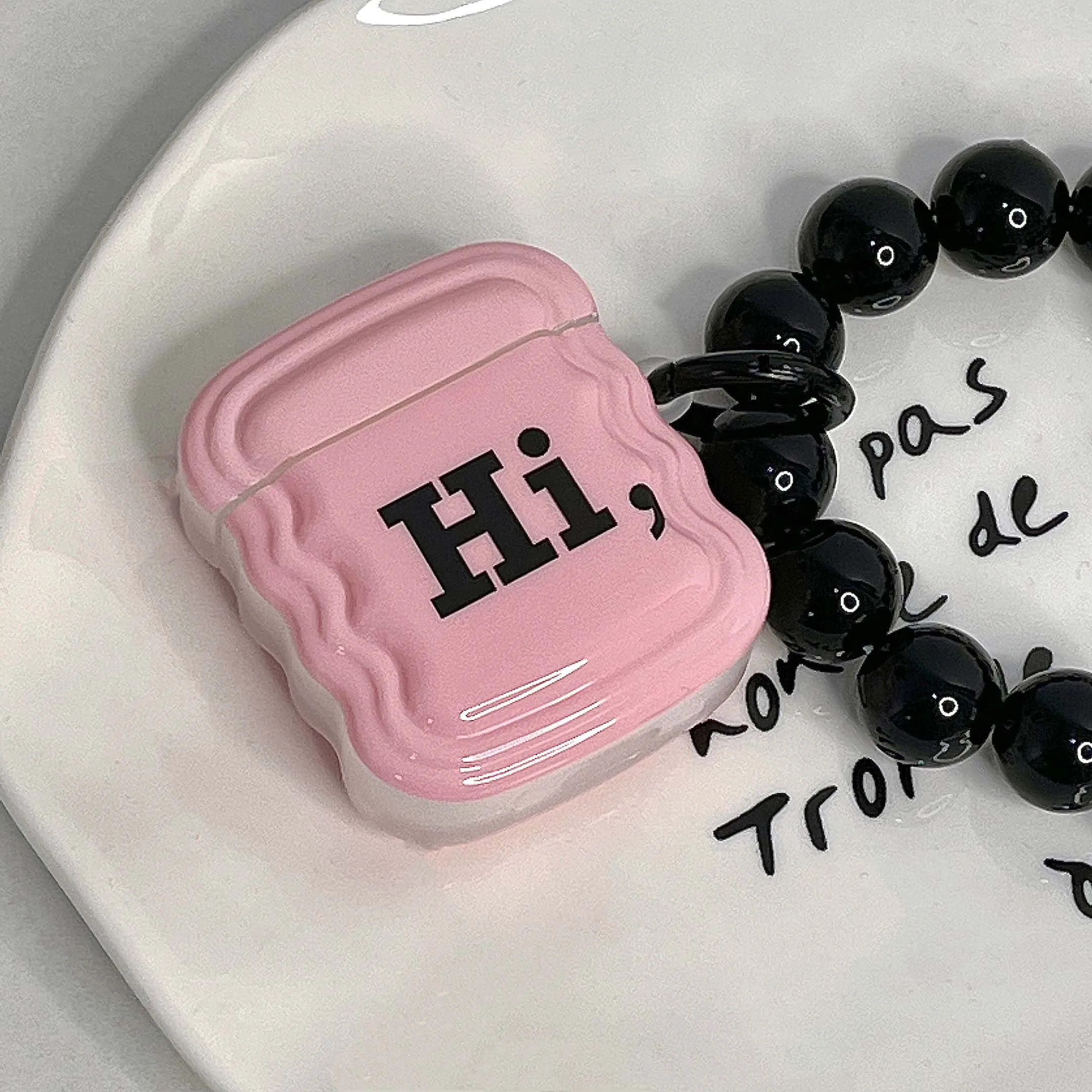 Hi розовые наушники, черный круглый браслет, милый мультяшный беспроводной bluetooth зарядный бокс для apple airpods 1 2 3 pro, волнистый чехол
Hi розовые наушники, черный круглый браслет, милый мультяшный беспроводной bluetooth зарядный бокс для apple airpods 1 2 3 pro, волнистый чехол