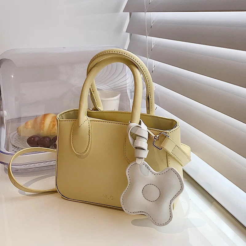 CIKER New Shoulder Bag Versatile Handbag Contrast Color Underarm Small Square Bag Fashion Messenger Bag Female
CIKER New Shoulder Bag Versatile Handbag Contrast Color Underarm Small Square Bag Fashion Messenger Bag Female
