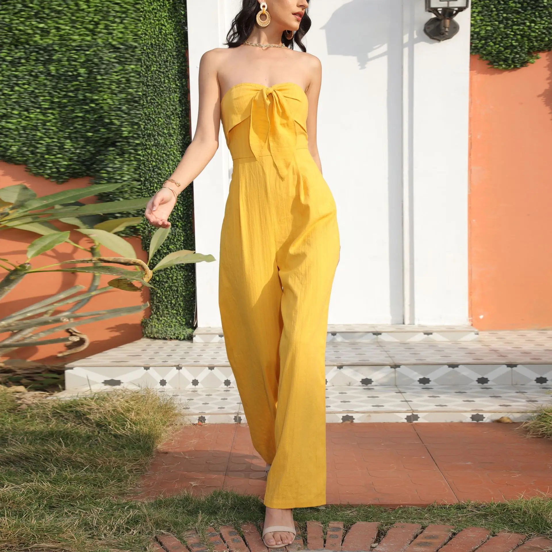 Mandylandy 2022 Strapless Jumpsuits Rompers Women Sleeveless Chest-Wrapped Jumpsuit Slim Fit Solid Color Casual Pants Backless
Mandylandy 2022 Strapless Jumpsuits Rompers Women Sleeveless Chest-Wrapped Jumpsuit Slim Fit Solid Color Casual Pants Backless