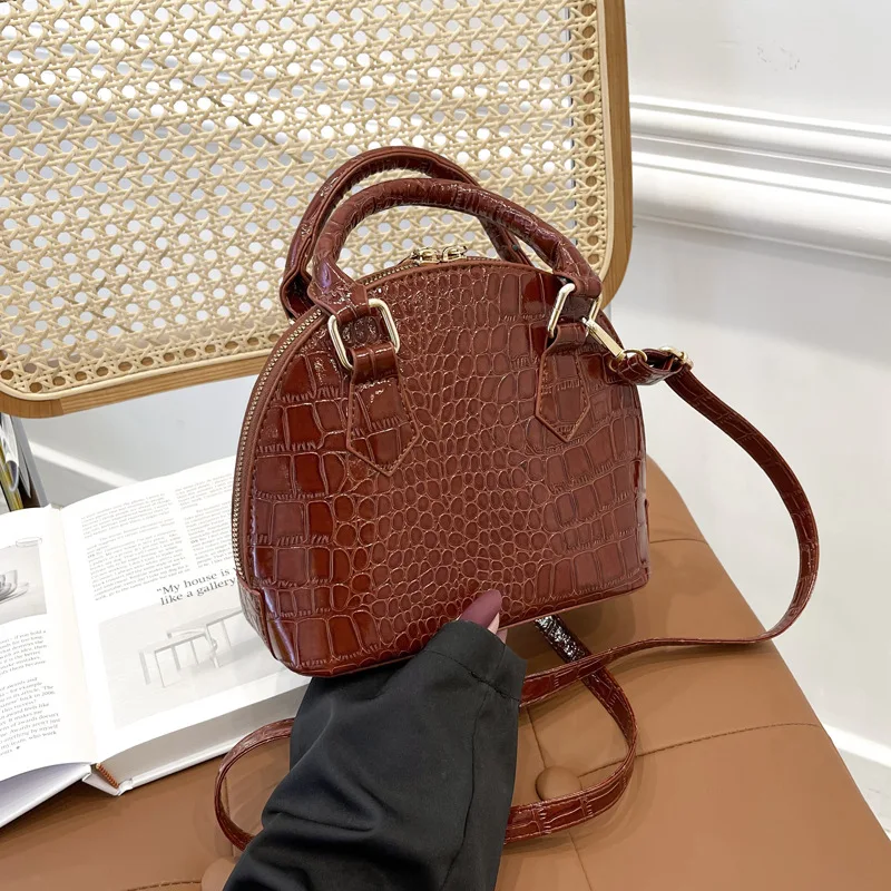 2022 New Retro Texture Crocodile Shell Bag Women's Foreign Style Solid Color Simple Fashion Single Shoulder Messenger Bag
2022 New Retro Texture Crocodile Shell Bag Women's Foreign Style Solid Color Simple Fashion Single Shoulder Messenger Bag