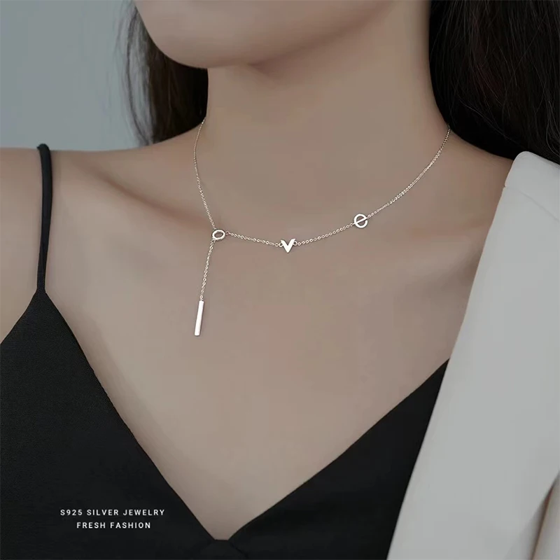 Women's Love Letter Necklace, Small and Luxury, Luxury and High Grade Collar Chain Design, Charm Pendant for Women
Women's Love Letter Necklace, Small and Luxury, Luxury and High Grade Collar Chain Design, Charm Pendant for Women