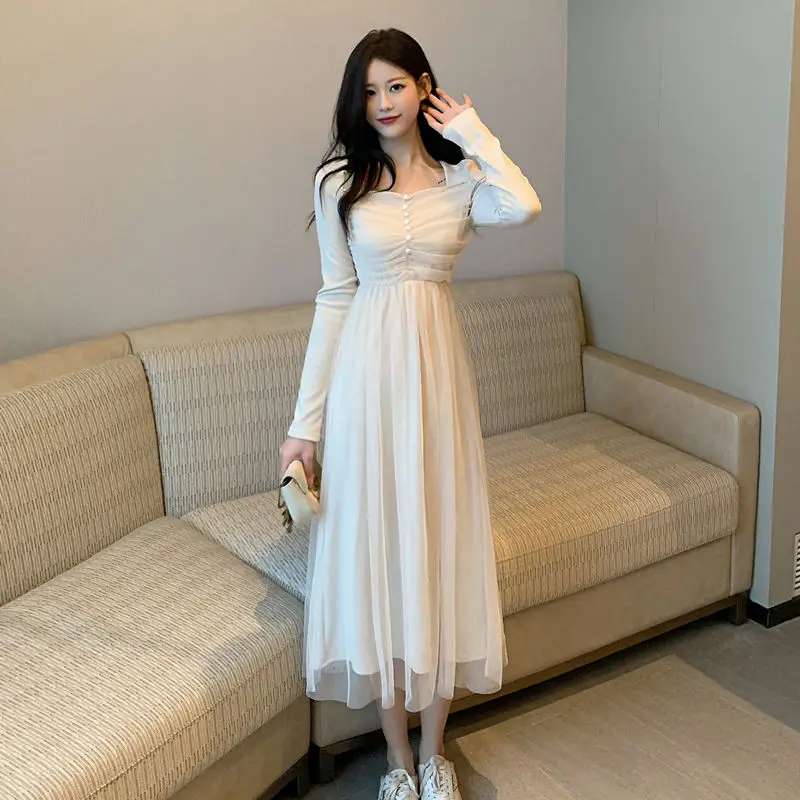 Spring and autumn knitted dresses women mesh splicing design sense of French-style floating super fairy Slim Goddess temperament
Spring and autumn knitted dresses women mesh splicing design sense of French-style floating super fairy Slim Goddess temperament