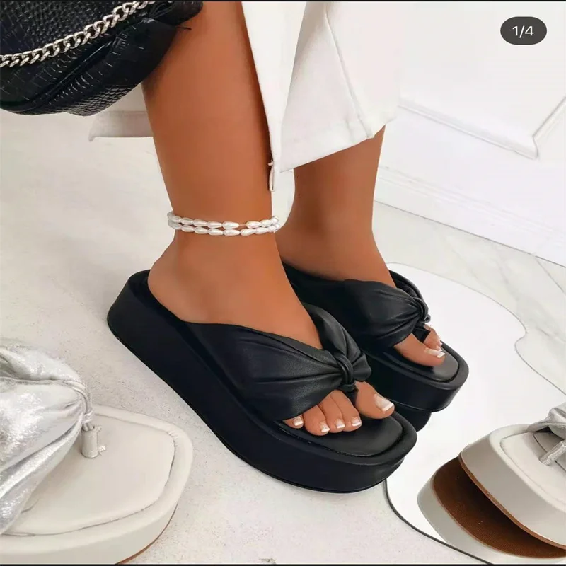 New Brand New Flip Flops Summer Fashion Women Shoes Slippers Design Slope Heel Platform Shoe High Heels 2021 Sexy Slipper Women
New Brand New Flip Flops Summer Fashion Women Shoes Slippers Design Slope Heel Platform Shoe High Heels 2021 Sexy Slipper Women