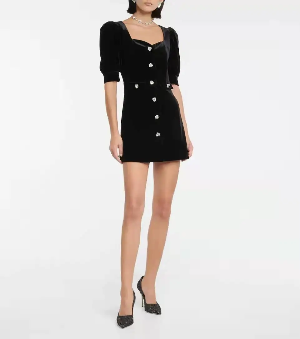 2022 Spring Women Single Breasted V-Neck Hearts Buttons Velet Mini Dress Retro Waist Slim Square Collar All-Match Short Robe
2022 Spring Women Single Breasted V-Neck Hearts Buttons Velet Mini Dress Retro Waist Slim Square Collar All-Match Short Robe
