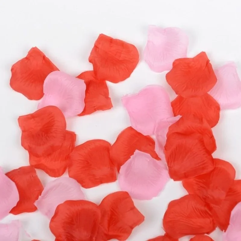 Wedding supplies simulation rose petals hand sprinkles wedding decoration layout wedding room wedding layout bed sprinkles 
Wedding supplies simulation rose petals hand sprinkles wedding decoration layout wedding room wedding layout bed sprinkles