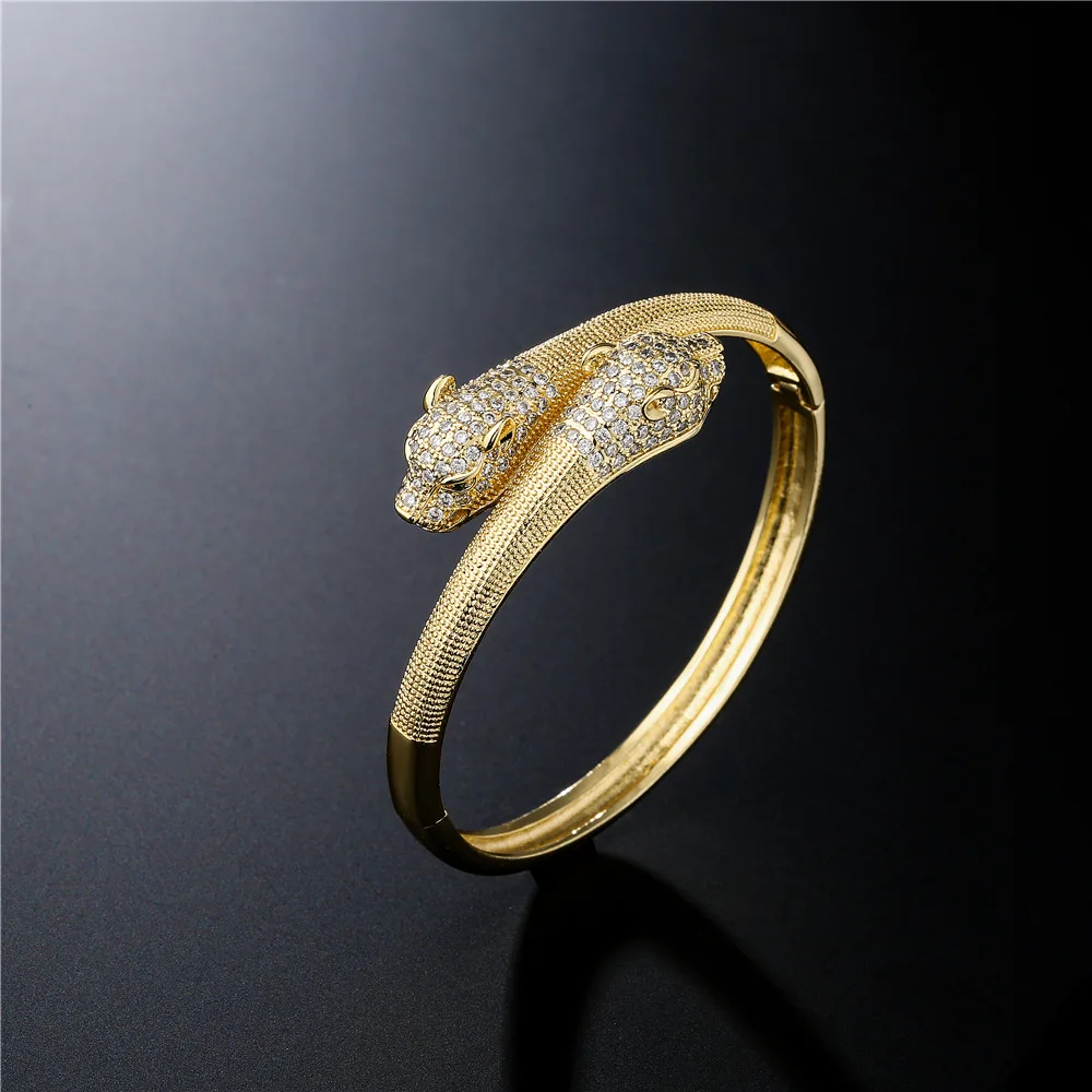 Classic Leopard Design Green Eye Hip Hop18K electroplating bangles green gem Zirconia Bracelet Party Jewelry Accessories
Classic Leopard Design Green Eye Hip Hop18K electroplating bangles green gem Zirconia Bracelet Party Jewelry Accessories